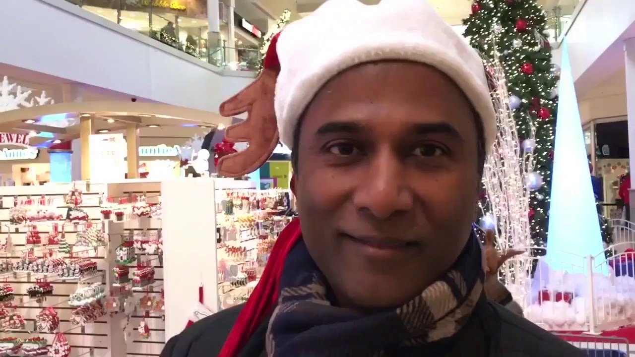 Dr. Shiva Ayyadurai on Christmas Eve at a Mall in Northern MA